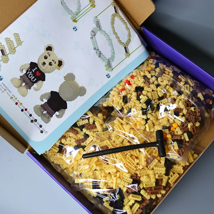 Конструктор 3D Magic Blocks в виде мишки Bearbrick  Тедди “I love you”